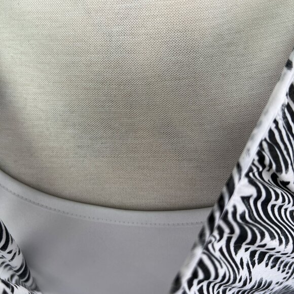 AB Studio Size XL Black and White Cold Shoulder Blouse Sheer with Built In Cami - Picture 6 of 9